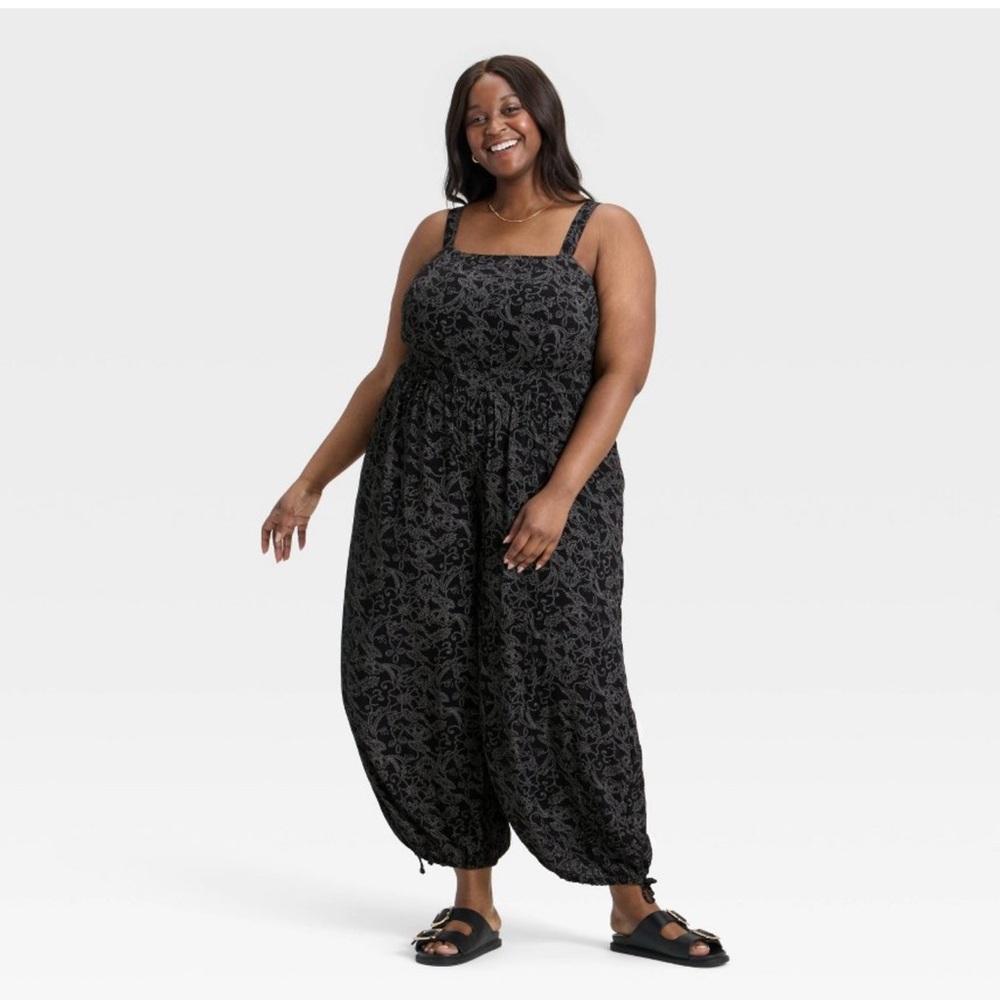 Women's Jumpsuit - Universal Thread™ Black Floral XXL